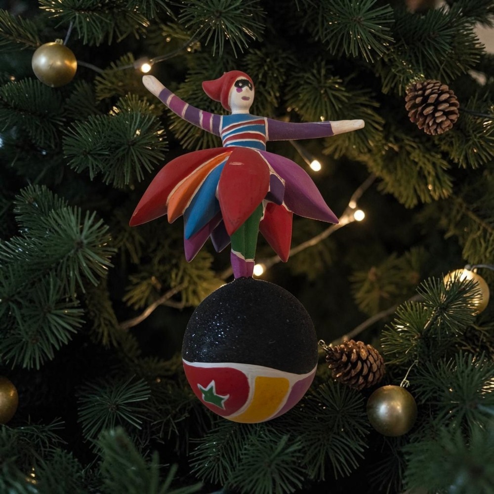 NIB Cirque du Soleil Circus Performer Acrobat On Ball Holiday 
Ornament dept 56